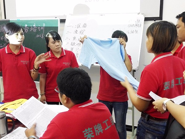 云顶4008员工培训现场